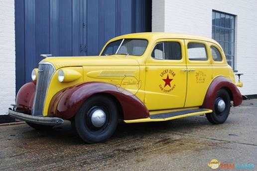 《四海兄弟:最终版》奢华出租车车辆评测与原型对比